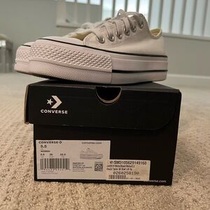 Women Chuck Taylor All Star Platform Sneakers size 5.5